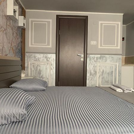 Apartman Daca พอดโกริกา ภายนอก รูปภาพ