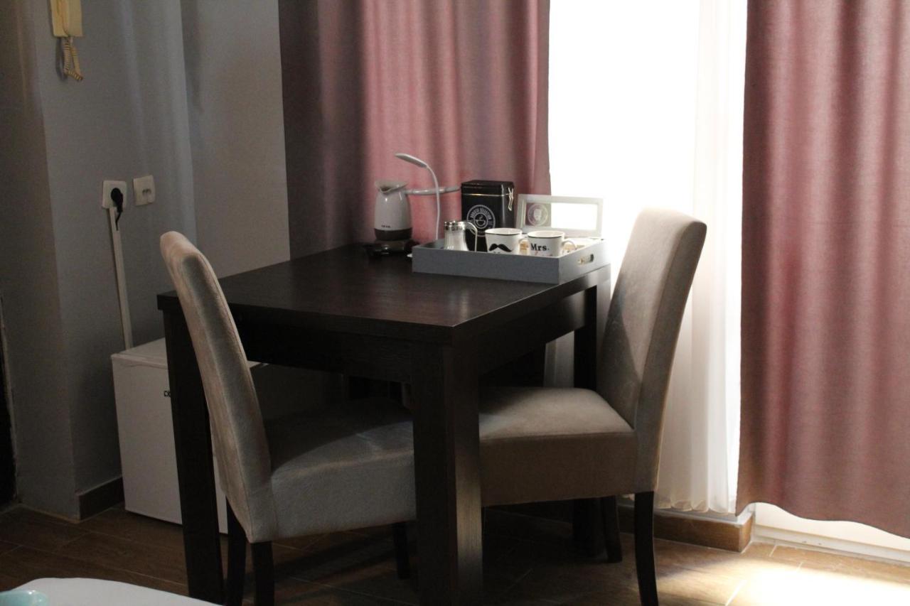Apartman Daca พอดโกริกา ภายนอก รูปภาพ