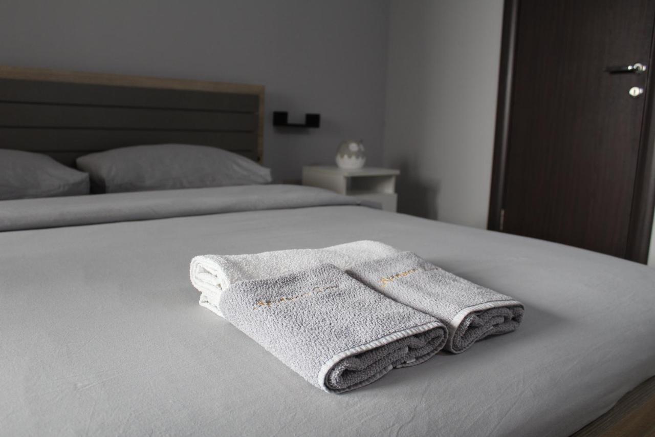 Apartman Daca พอดโกริกา ภายนอก รูปภาพ