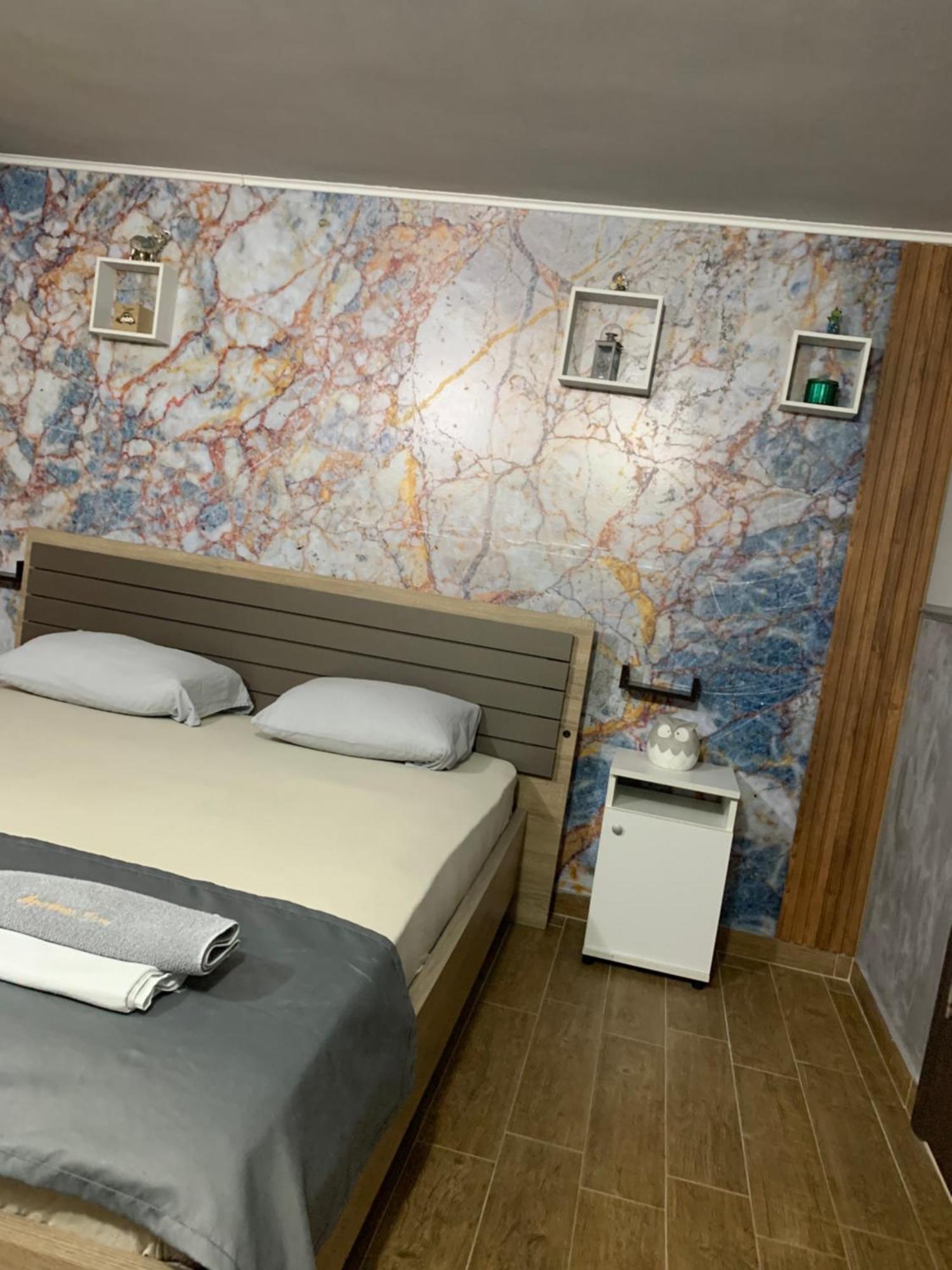 Apartman Daca พอดโกริกา ภายนอก รูปภาพ