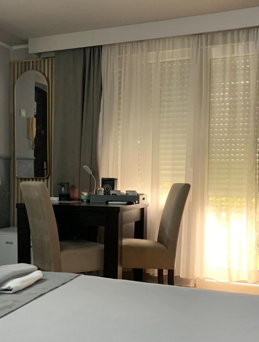 Apartman Daca พอดโกริกา ภายนอก รูปภาพ